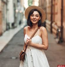 Марина кравец — артистка, певица, солистка нескольких музыкальных коллективов. Marina Kravec Stala Vedushej Novogo Shou S Buzovoj I Batrutdinovym Pskovskaya Lenta Novostej Pln