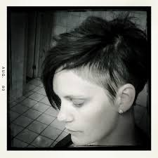 Sånn derre halveisskinna frisyre?