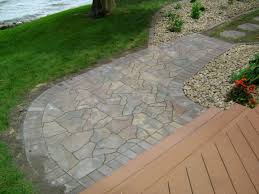 Irregularly Shaped Paver Puzzle Walkway Oasis Landscapes West Fargo Nd In 2020 Walkway Landscape Paver