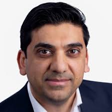 Super excited to announce that I've started a new position as Treasury  Sales Analyst with JPMorgan Chase & Co. Really looking forward to being  part of the action. Big thanks to all