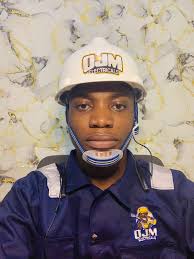 Oga electrician; choose one from this: 🤔🤔🤔 If you're just starting out  in the electrical industry, or still trying to figure out your uniqueness  as an electrical Personel or company, ask yourself