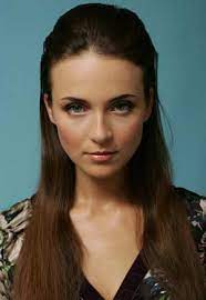 Сегодня выглядит все так же молодо и очаровательно, хотя в самой популярной в сети из состава актеров сериала «татьянин день» стала актриса наталья рудова. Anna Snatkina Biografiya Informaciya Lichnaya Zhizn Foto Video