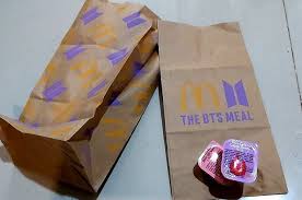 Yuk ikut kuis berikut ini. Heboh Bts Meal Kantong Bekas Kemasan Dijual Seharga Helm Motor Motorplus
