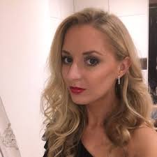 Tina (@Tina_Staples)