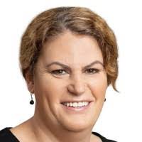 Natasha Meredith's Instagram, Twitter & Facebook