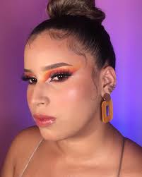 El maquillaje resalta la belleza natural ✨😍!! Este hermoso Makeup fue un  arte para mi , nos fuimos con full color 🌈 esta nueva técnica SEMI CUT  CREASE (ANÁLOGA)✨🔥 Que hermoso quedó