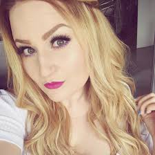 Lisa Carroll (@oxlisalouxo) • Facebook