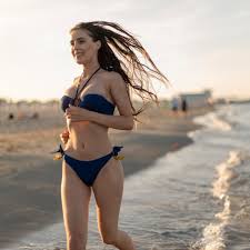 Modelli di costumi da bagno interi e bikini con le novità moda mare e beachwear dei migliori marchi. Costumi Da Bagno Sostenibili E Made In Italy Le Strade Di Torino