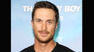 Born william louis hudson on 17th october, 1949 in. Oliver Hudson Speaking To Father Bill Hudson Entertainment News The Indian Express