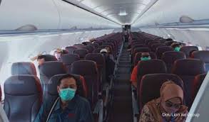 Persyaratan mengacu pada surat edaran nomor 4. Hanya 5 Armada Pesawat Yang Beroperasi Lion Air Potong Gaji Semua Pegawai