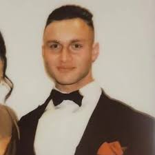 A lot of people in MMA does not believe Muay Thai works for MMA. Here's  their usual argument: