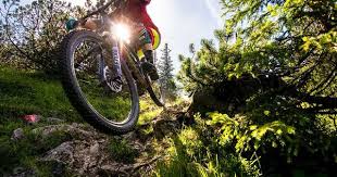 Das Focus Sam Ein Enduro Zum Bergabfahren Fahrrad Fotografie Mountainbike Zubehor Berg