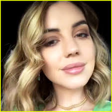 She gained recognition for her roles as lolly allen in the soap opera neighbours and tenaya 7 (later tenaya 15). Adelaide Kane Makeup Saubhaya Makeup
