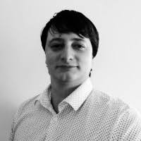 300+ profilů „Danny“