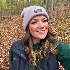 Erin Ritchie's Instagram, Twitter & Facebook