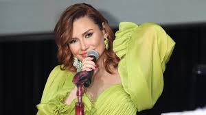 Deniz seki, 1 temmuz 1970, i̇stanbul, türk pop müzik şarkıcısı, besteci ve söz yazarı. Nma02wewcwipxm