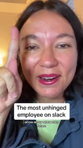 if your status is green i know youre here 🟢💗😈 #slack #worktok #dms  #comedy #slackchannel