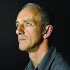 Como este homem descobriu um câncer de pulmão ao olhar suas unhas