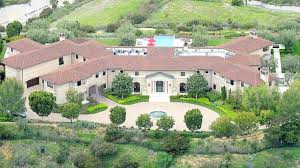 Several newspapers in the uk and the us report that this is supposed to be the new house of prince harry and meghan markle. Meghan And Harry Got Their La Mega Mansion Thanks To Oprah Youtube