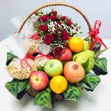 From fresh fruit baskets delivered with our famous pears, to mixed the next time you're looking for the freshest gourmet fruit baskets or gift baskets for delivery that will leave a lasting impression, explore our. Fruits Hamper Father S Day Gifts Delivery Wenghoa Com