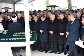 Kazım koyuncu'yu anma şevval sam i̇le pazar ertesi 21 02 2011 şevval sam kazım koyuncu yu anıyor ve anlatıyor. Mesut Yilmaz In Oglu Yavuz Yilmaz Topraga Verildi Evrensel