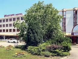 Villefontaine Hotel Mercure Lyon L Isle D Abeau France Europe Ideally Located In The Prime Touristic Area Of Villefontaine Hot Welcome Decor Hotel Front Desk