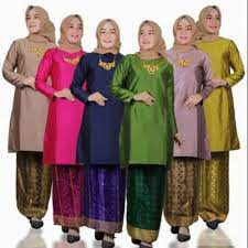Model baju batik batik fashion baju kurung traditional outfits fashion model kebaya modern traditional clothing. Harga Baju Kurung Terbaik Batik Kebaya Pakaian Wanita Juni 2021 Shopee Indonesia