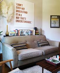 Table Behind The Couch Moderne Wohnung Leben Auf Kleinem Raum Wand Hinter Couch