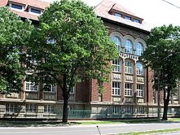 Facultatea de inginerie in limbi straine ofera o pregatire universitara de 4 ani pentru ingineri iar departamentul de limbi straine si comunicare din martie 2001 universitatea tehnica de constructii bucuresti a semnat acordul de dubla diploma cu ecole nationale des ponts et chaussées, primul. Facultatea De MecanicÄƒ A UniversitÄƒÈ›ii Politehnica TimiÈ™oara Wikipedia