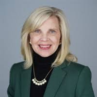 Lynne Ross's Instagram, Twitter & Facebook