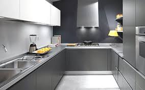 Grey Kitchen Cabinets With Grey Wood Flooring Grey Laminate Kitchen Cabinets In A Modern Kit Italian Kitchen Design Grey Kitchen Designs Sleek Kitchen Design