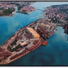 The port of sturgeon bay is a small port in united states. 2 Dry Docking Facilities At The Fincantieri Bay Shipyard In Sturgeon Download Scientific Diagram