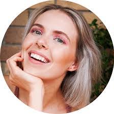 Monique Gordon's Instagram, Twitter & Facebook