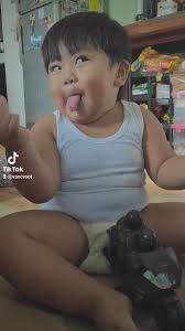 Dito sa bahay, kahit Clay lang Binibigay ni Dylan sa small plate nya pero  it really touches my heart na 💜 #adorablebaby