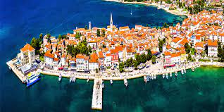 Der online reiseführer über die stadt porec in der region istrien, kroatien. Decumanus Und Cardo Maximus Strasse In Porec Lust Auf Kroatien De