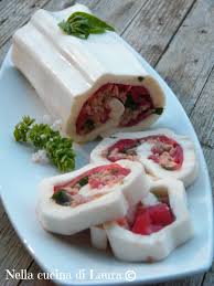 Pasta con mozzarella e tonno. Rotolo Di Sfoglia Di Mozzarella Con Pomodoro E Tonno