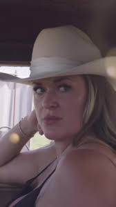 Estreno de 'Wasting Mine' de Della Rose el 8 de agosto