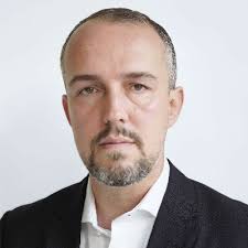 Amir Vahdat (@AmirhVahdat)