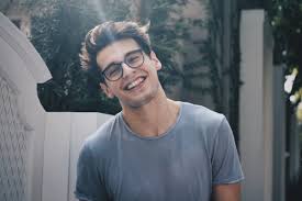 4 Cowok yang Sering dijadikan Boyfriend Goals di Sosmed -  zetizen.jawapos.com