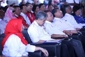 Majlis daerah bandaran sibu telah distruktur semula dan dinaik taraf menjadi majlis perbandaran sibu pada hari ahad, 01 november, 1981 dengan kawasan pentadbiran ditambah daripada 50km persegi kepada 129.5km persegi. Majlis Perasmian Pusat Transformasi Bandar Utc Sibu Sarawak Bersama Yab Dato Seri Dr Ahmad Zahid Hamidi Di Perkarangan Utc Sibu Pasar Sentral Sibu Sarawak Pada 22 April 2016