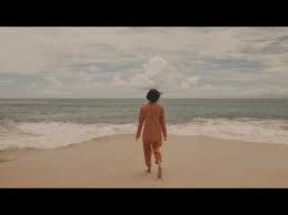 Kau nikmati kopi dengan senja maksudmu apa? Eva Celia Kala Senja Lyrics English Translation
