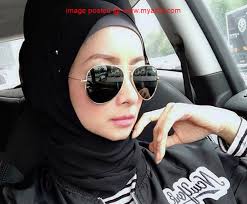 Tahun 2015 dan awal 2016 ini, cukup ramai artis dan selebriti yang bercerai termasuklah maya matahari yang mengesahkan bahawa dirinya sudah bercerai talak satu dengan suaminya, tengku shahreza tengku abdul aziz pada 17 ogos tahun lalu. Myartis Com Myartis My Artis Maya Matahari Akui Lelaki Muda Buka Hatinya