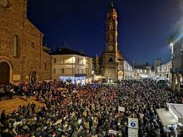 The right mix of dance and country music that combines the pleasure of listening to. Voghera Le Sardine Arrivano A Voghera Accoglienza E Antifascismo Le Parole D Ordine Voghera Sei Tu Notizie In Tempo Reale Da Voghera E Oltrepo