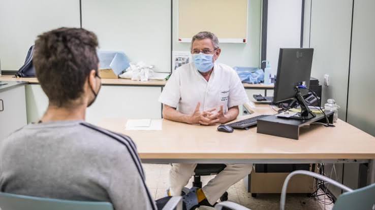 Los médicos y pediatras de Atención Primaria podrán jubilarse y cobrar pensión mientras siguen trabajando