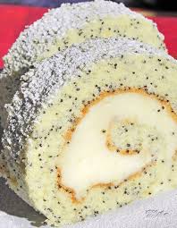 8 galbenusuri, 500 ml lapte, un plic budinca vanilie dr. Rulada Cu Mac Si Crema De Lamaie Dulciuri Fel De Fel