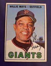 1967 TOPPS #200 WILLIE MAYS HOF SAN FRANCISCO GIANTS OUTFIELDER