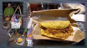 Kerak Telor Adalah Makanan Asli Daerah Jakarta Betawi Dengan Bahan Bahan Beras Ketan Putih Telur Ayam Ebi Udang Kering Yang Diasi Makanan Beras Ketan Ebi