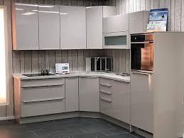 Nobilia einbauküchen bieten wir zum wirklich günstigen. Linea Ausstellungskuche Nobilia Lux Sand Hochglanz Lackierte Kuche Kuchen Palast