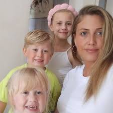 Where's best salon to get nails done with kids in town? Xx