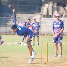 Elsewhere in gujarat when schoolboy chetan sakariya was doubling up as salesman in his uncle's on thursday at the ipl auction, when the gavel went down on the names of meriwala and sakariya. Journey To Royals Chetan Sakariya From Being The Top Player Of The Saurashtra Team To Winning The Ipl Contract Technosports